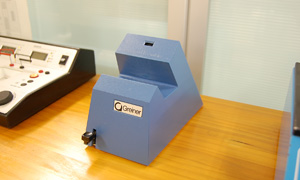 Greiner Vibrograf社　磁気抜き装置
